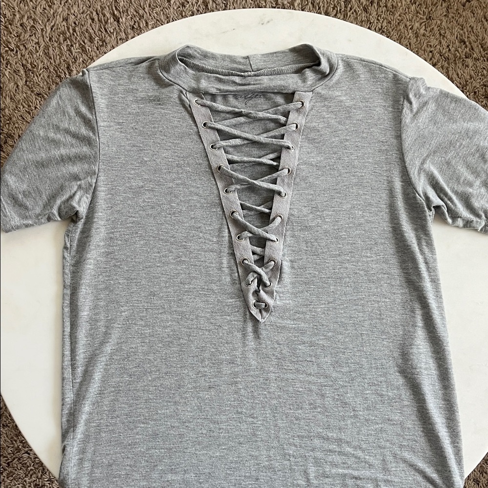 Alya Top XS Gray Lace-Up Short Sleeve